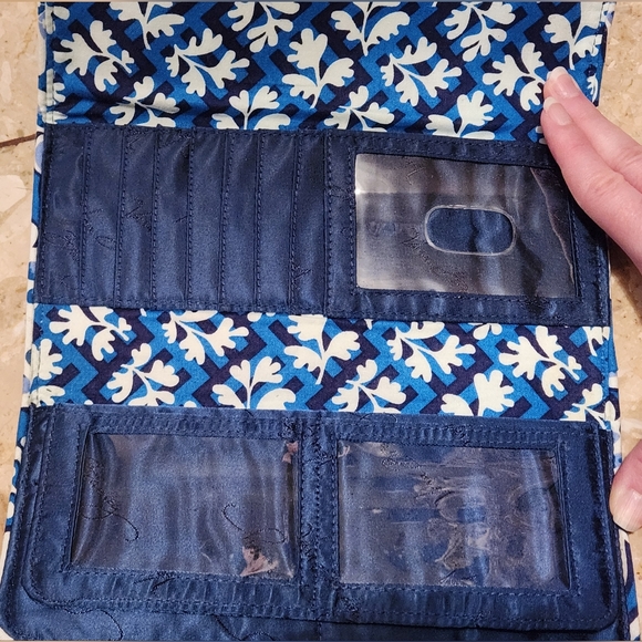Vera Bradley blue lagoon gallery wallet - Picture 4 of 7